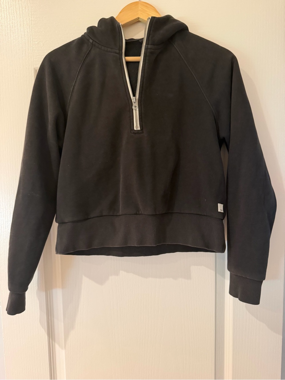 Vuori Black Women's Quarter-Zip Hoodie Sweater Small